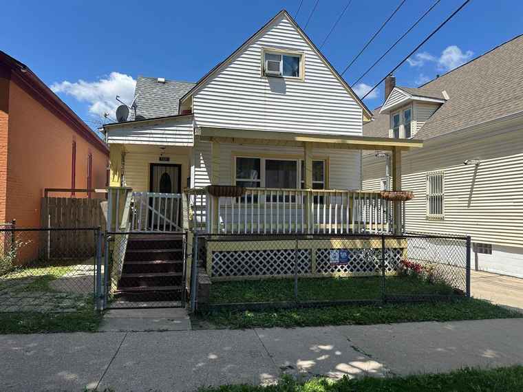 Photo of 1521 S 12th St Milwaukee, WI 53204