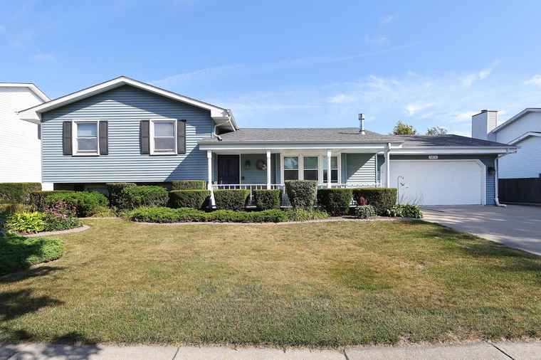 Photo of 5914 80th Pl Kenosha, WI 53142