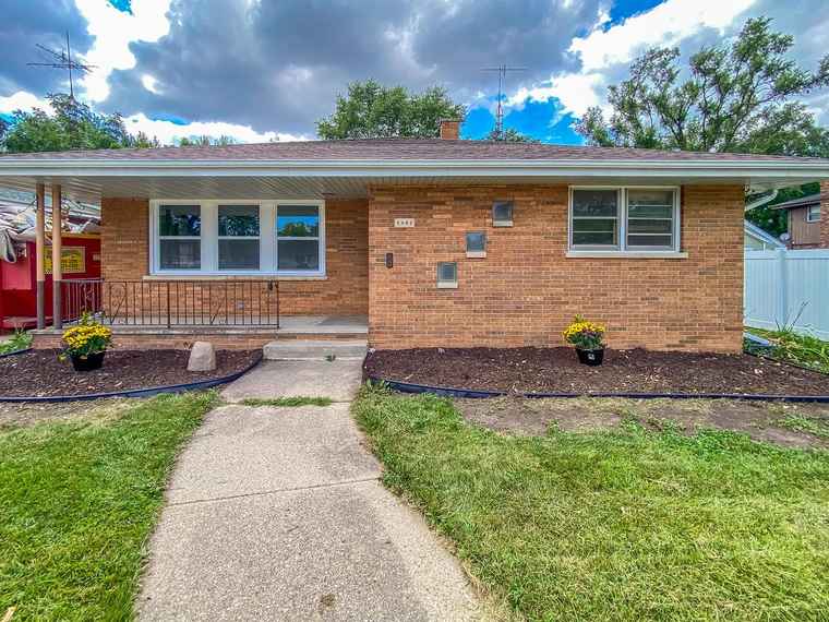 Photo of 5402 39th Ave Kenosha, WI 53144