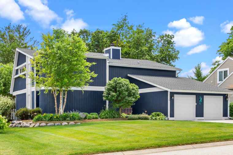 Photo of 1736 Miller Ct Lake Geneva, WI 53147