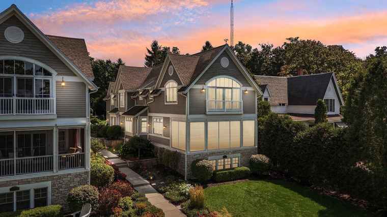 Photo of 473 Wrigley Dr #2 Lake Geneva, WI 53147