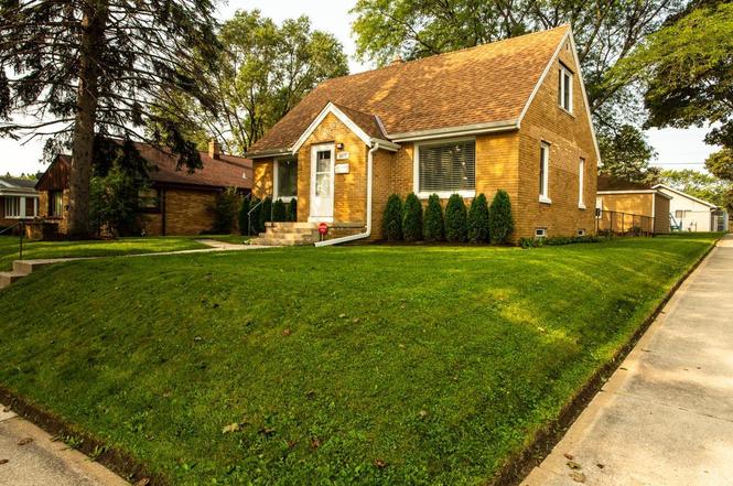 5877 N 71st St, Milwaukee, WI 53218 | MLS# 1710075 | Redfin