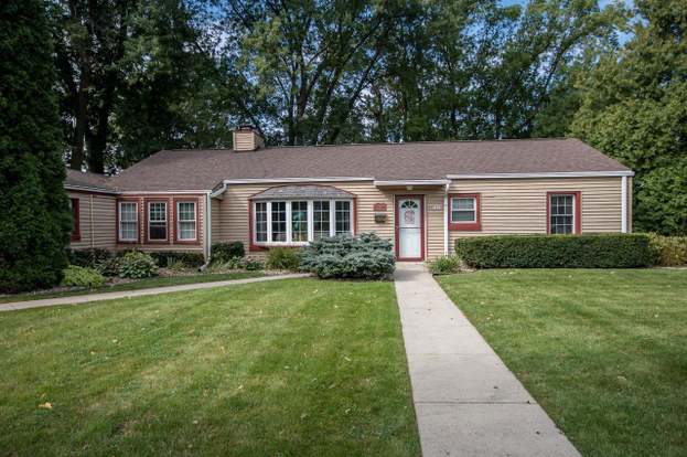 1135 S 93rd St West Allis Wi 53214 Realtor Com