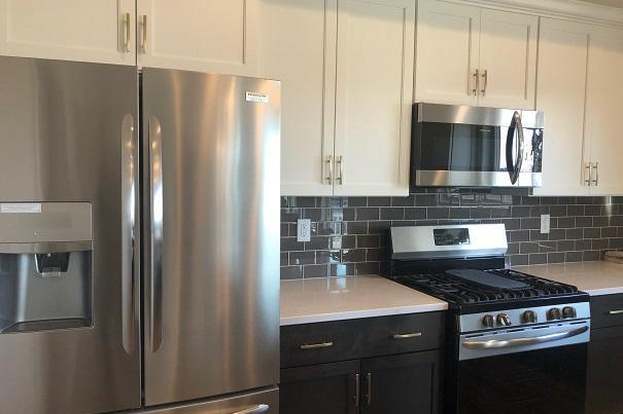137 Scarlet Oak Ln Waukesha Wi 53188 Mls 1672291 Redfin