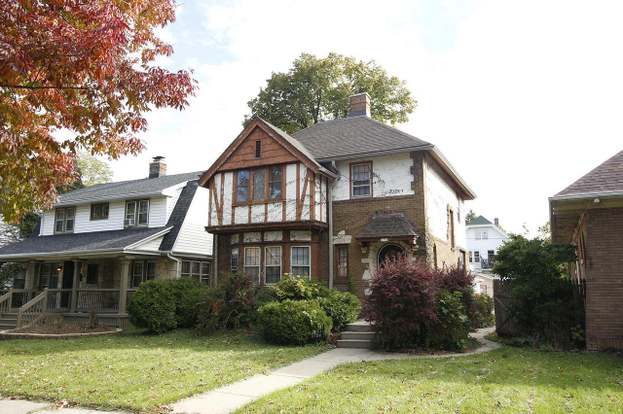 2750 N 46th St Milwaukee Wi 53210 3 Beds 1 Bath