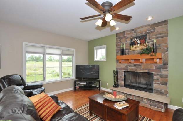 8618 N 117th St Milwaukee Wi 53224 Mls 1325731 Redfin
