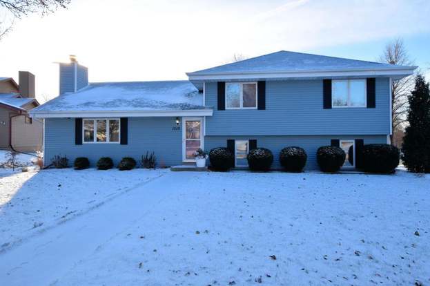 1515 Luis Ct Waukesha Wi 53188 Mls 1560904 Redfin