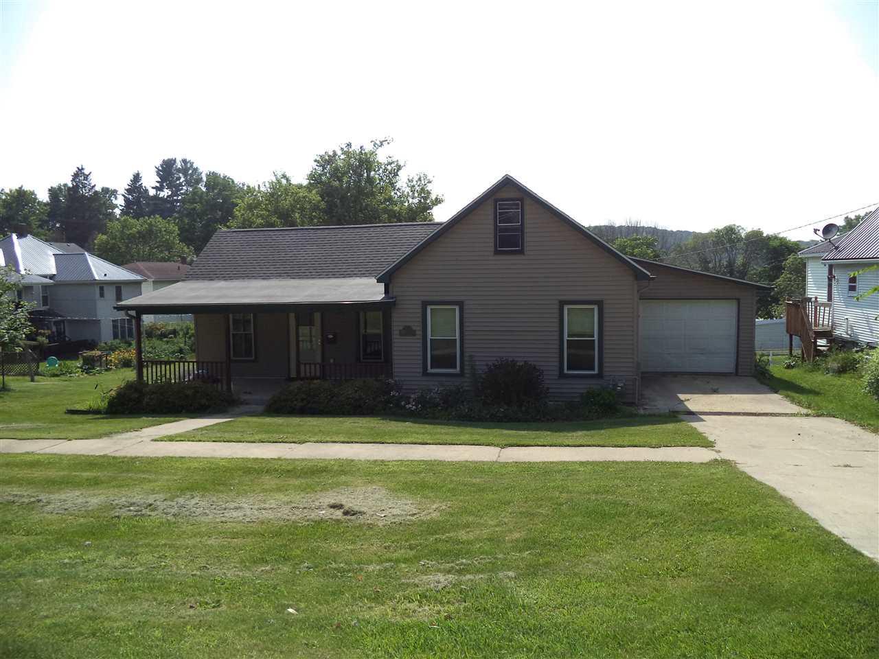 822 Main St, Darlington, WI 53530 MLS 1863115 Redfin