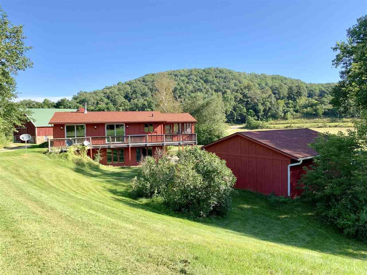 30784 Fullerton Ln, Cazenovia, WI 53924 | MLS# 1867273 | Redfin