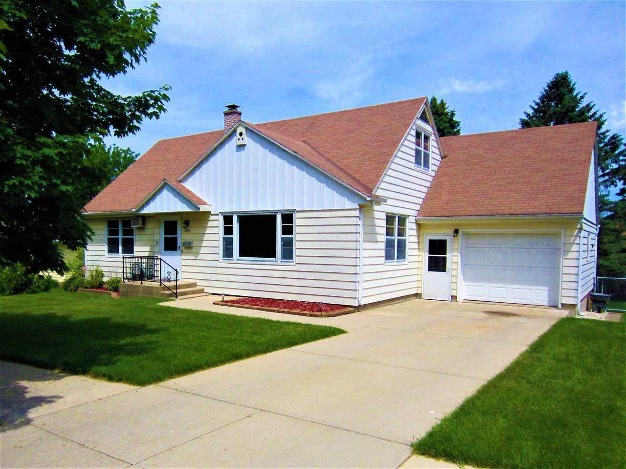 2401 5th St, Monroe, WI 53566 MLS 1830474 Redfin