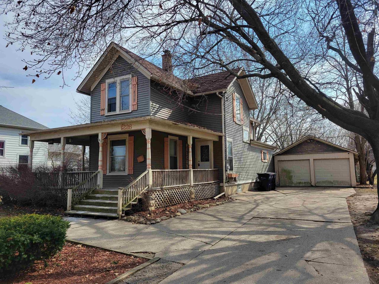 1226 E Court St Janesville WI 53545 MLS# 1970603 Redfin 1226 E Court St Janesville WI 53545 MLS# 1970603 Redfin