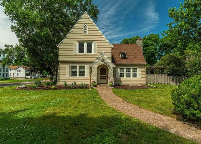 Property at 1329 23rd Ave, Monroe, WI 53566, 3 beds, 3 baths
