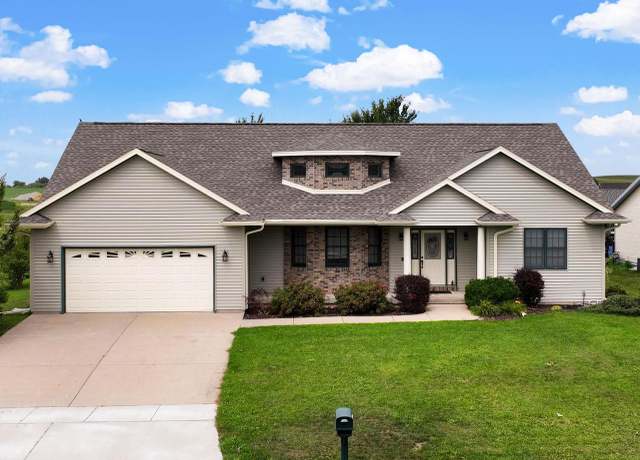 Property at 51 S Wyler Dr, Evansville, WI 53536, 3 beds, 2 baths