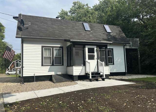 Property at 2971 S Riverside Dr, Beloit, WI 53511, 3 beds, 2 baths