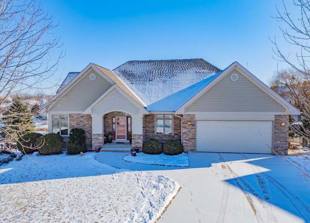 Property at 15 Greystone Cir, Middleton, WI 53562, 5 beds, 3.5 baths