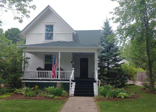 Property at 246 W Liberty St, Evansville, WI 53536, 3 beds, 1 bath