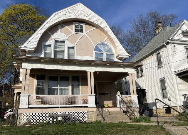 Property at 551 S Main St, Janesville, WI 53545, 4 beds, 2 baths