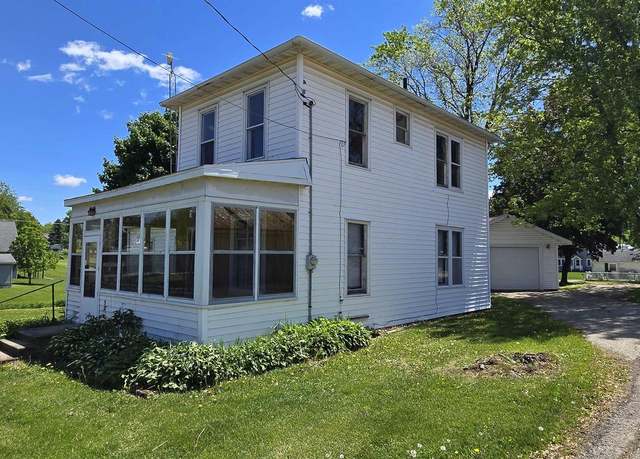 Property at 335 E Elm St, Lancaster, WI 53813, 3 beds, 2 baths