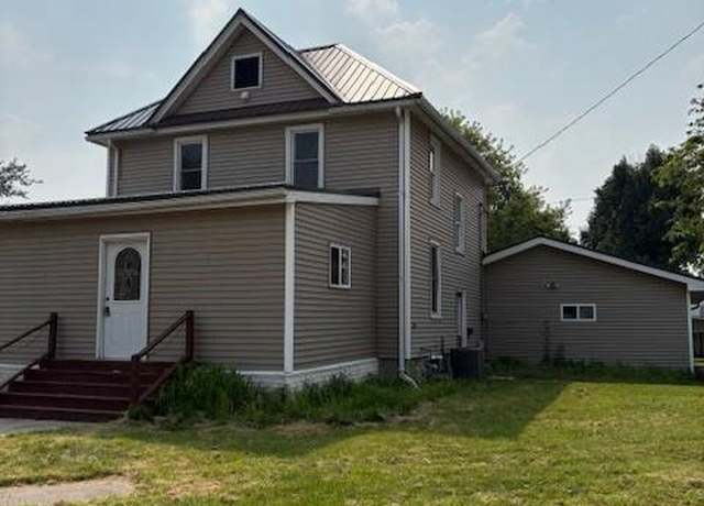 Property at 211 Prairie St, Beaver Dam, WI 53916, 2 beds, 1.5 baths