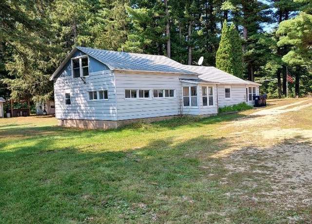 Property at 881 Highway 82 Rd, Wisconsin Dells, WI 53965, 3 beds, 1.5 baths