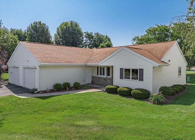 Property at 521 Meadowbrook Ct, Marshall, WI 53559, 2 beds, 1.5 baths