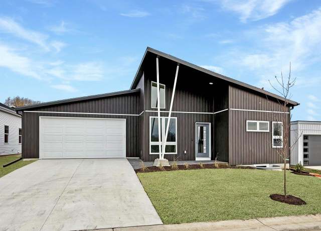 Property at 104 Boneset Ave, Poynette, WI 53955, 3 beds, 2 baths