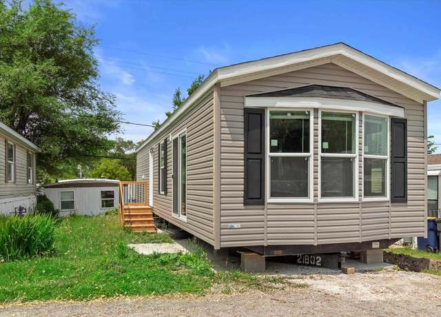 Property at 10211 W Greenfield Ave #9, West Allis, WI 53214, 2 beds, 1 bath