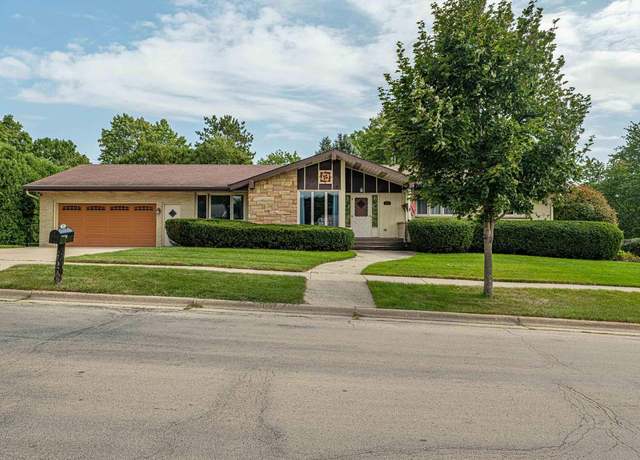 Property at 202 11th Ave, Monroe, WI 53566, 3 beds, 2.5 baths