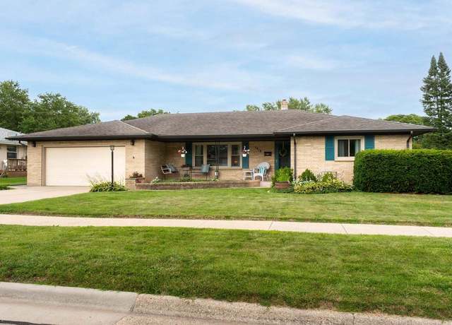 Property at 1418 N Sumac Dr, Janesville, WI 53545, 4 beds, 2 baths