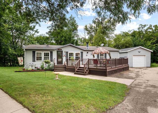 Property at 657 E Lake St #11, Lake Mills, WI 53551, 3 beds, 2 baths