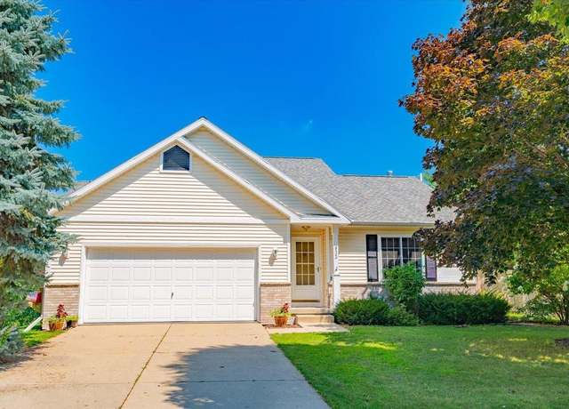 Property at 933 Vista Ridge Dr, Mount Horeb, WI 53572, 4 beds, 3 baths