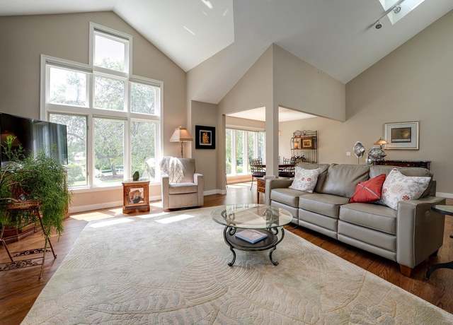 Property at 5328 Lighthouse Bay Dr, Madison, WI 53704, 3 beds, 3.5 baths