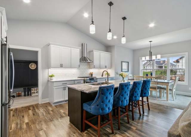 Property at 1152 Prairie View Dr, Waunakee, WI 53597, 3 beds, 2 baths