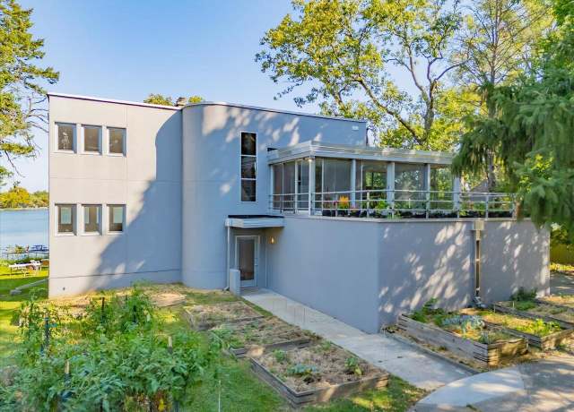 Property at 1610 Waunona Way, Madison, WI 53713, 3 beds, 3 baths