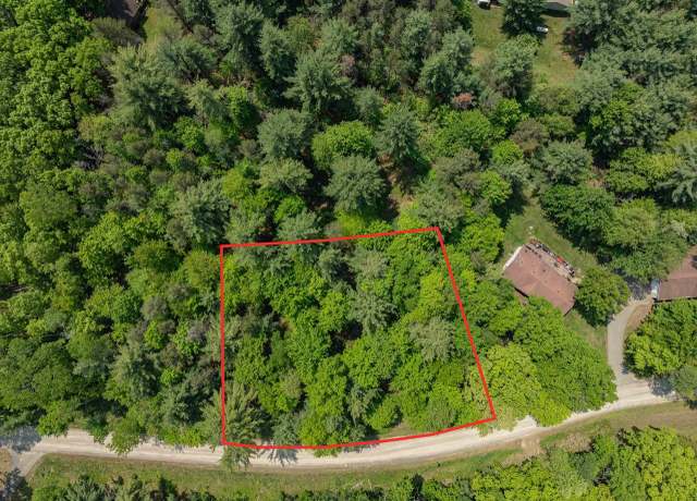 Property at 1365 Fur Ct, Wisconsin Dells, WI 53965