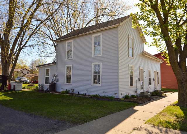 Property at 208 W Oak St, Boscobel, WI 53805, 3 beds, 2 baths