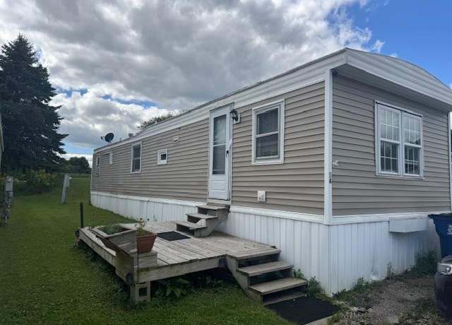 Property at 1599 N Port Washington Rd Unit S4, Grafton, WI 53024, 2 beds, 1 bath