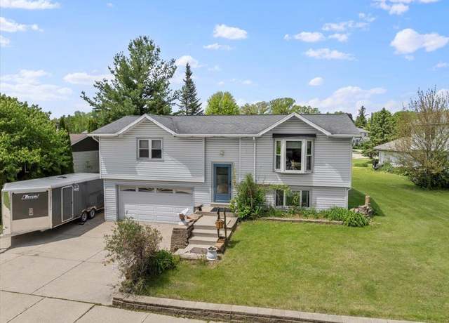 Property at 917 Wheelock Ave, Hartford, WI 53027, 4 beds, 2 baths