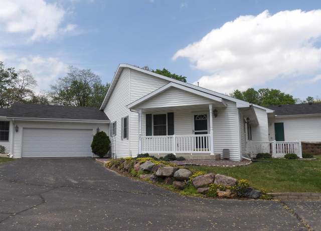 Property at 865 Sutherland Ave, Janesville, WI 53545, 2 beds, 2 baths