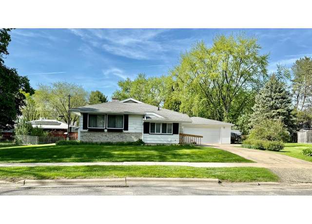 Property at 4802 Meredithe Ave, Madison, WI 53716, 3 beds, 1.5 baths