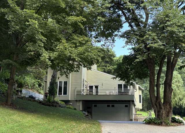 Property at 62834 Collins Lane Ln, Prairie Du Chien, WI 53821, 4 beds, 2 baths
