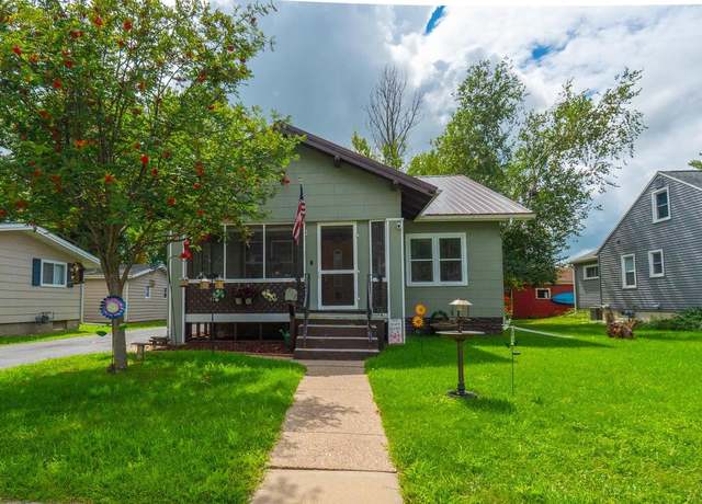 Property at 120 W Milwaukee St, Mauston, WI 53948, 3 beds, 1 bath