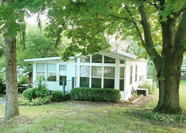 Property at 471 Skyline Dr, Edgerton, WI 53534, 1 bed, 1 bath