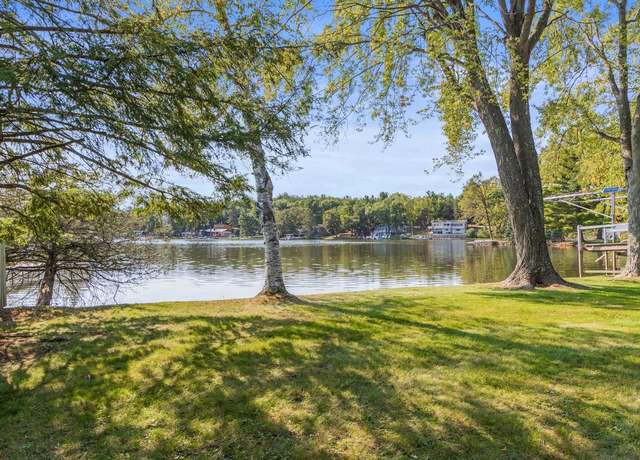 Property at 1100 E Hiawatha Dr, Wisconsin Dells, WI 53965, 5 beds, 2.5 baths