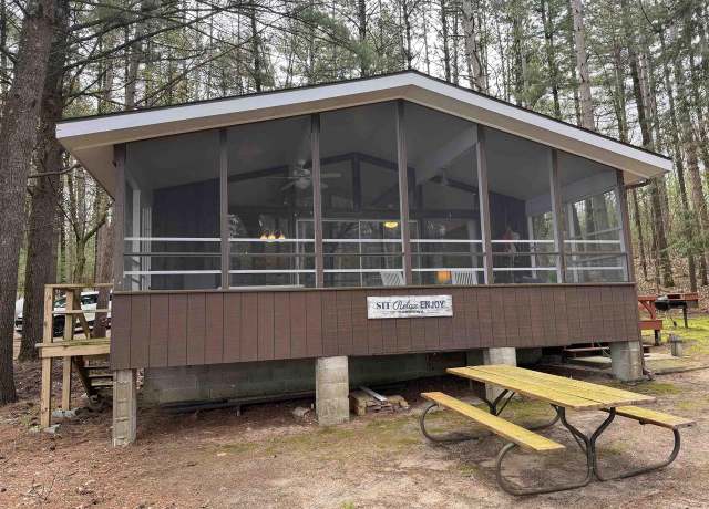 Property at 284 S Parker Lake Rd, Oxford, WI 53952, 2 beds, 1 bath