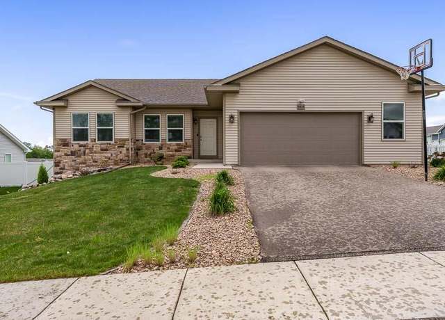 Property at 4414 Dublin Dr, Janesville, WI 53546, 4 beds, 3 baths