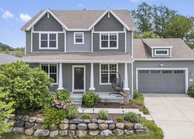 Property at 405 Blue Moon Dr, Verona, WI 53593, 5 beds, 3.5 baths