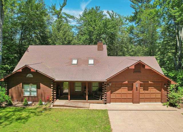 Property at 215 Alcan Dr, Baraboo, WI 53913, 7 beds, 4 baths