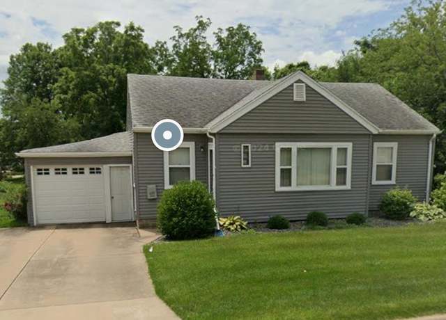 Property at 195 E Lewis St, Platteville, WI 53818, 2 beds, 1 bath