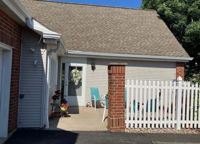 Property at 869 N High Point Rd, Madison, WI 53717, 2 beds, 2 baths